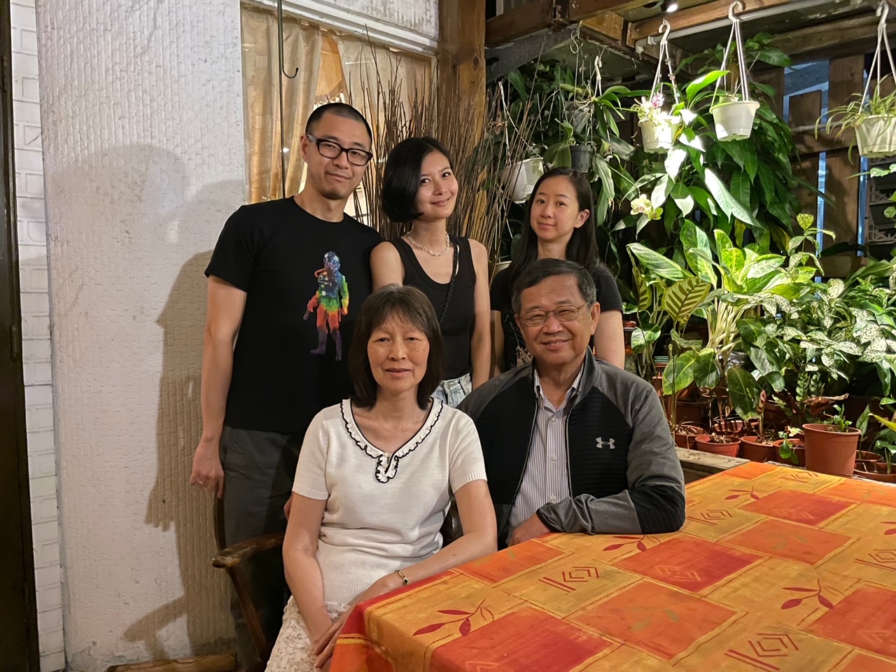 Cheung Chen Kao with his wife, daughter and son